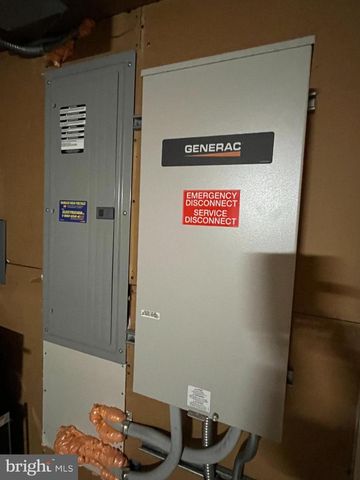 19 NEPTUNE LN, Willingboro, NJ 08046