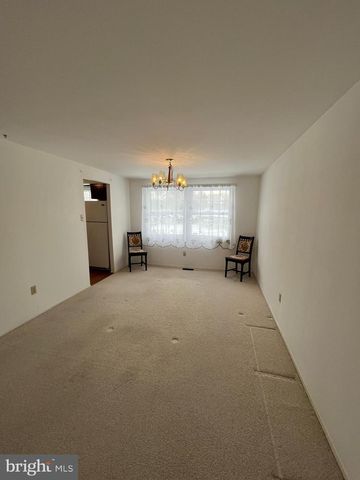 19 NEPTUNE LN, Willingboro, NJ 08046