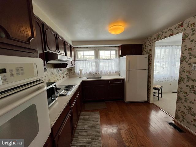 19 NEPTUNE LN, Willingboro, NJ 08046