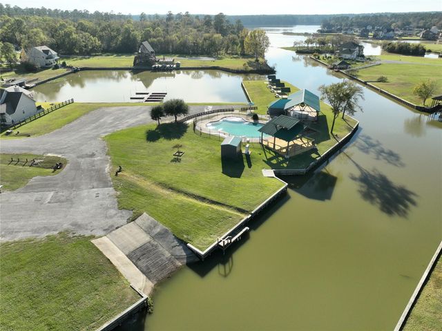 7 Silver Lakes Drive, Huntsville, TX 77340