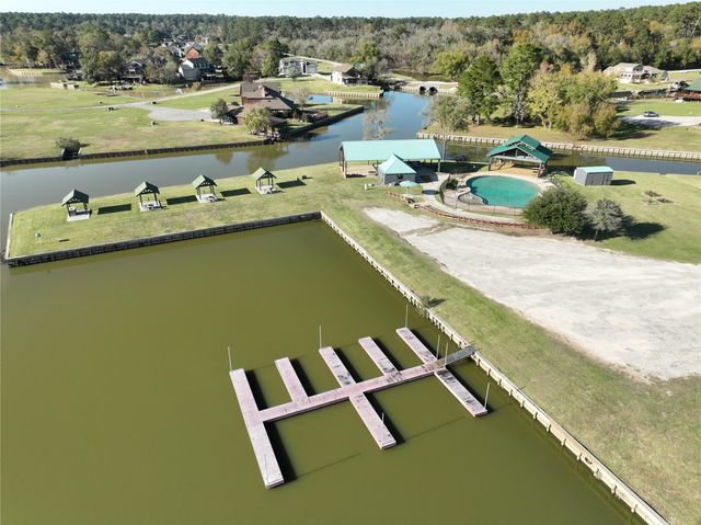 7 Silver Lakes Drive, Huntsville, TX 77340