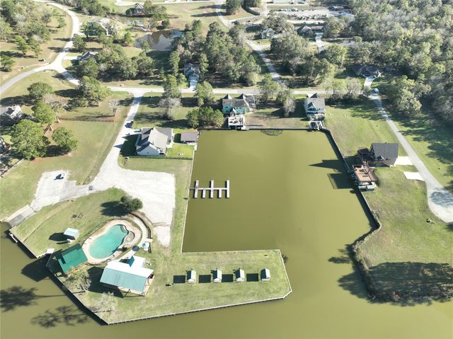 7 Silver Lakes Drive, Huntsville, TX 77340