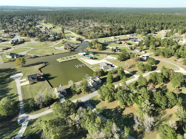 7 Silver Lakes Drive, Huntsville, TX 77340