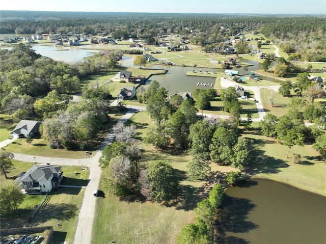 7 Silver Lakes Drive, Huntsville, TX 77340