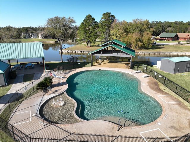 7 Silver Lakes Drive, Huntsville, TX 77340