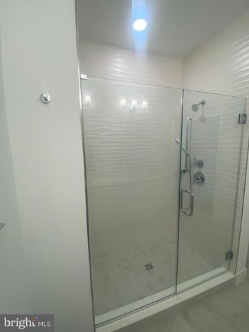 5 CHERRY LN, West Windsor, NJ 08550