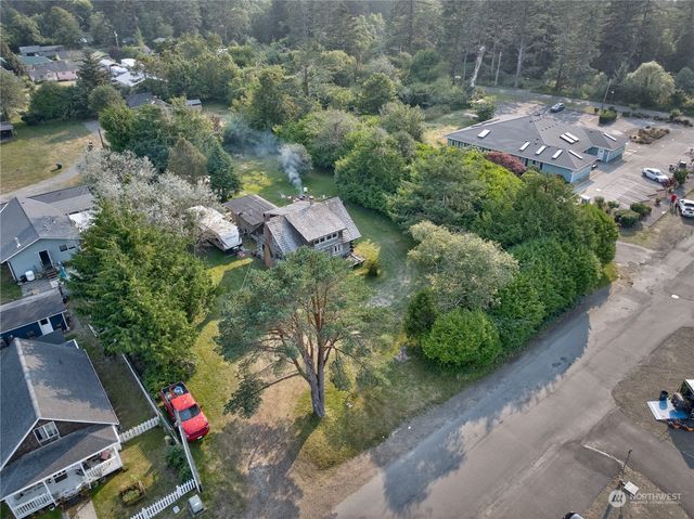 1408 256th Street, Ocean Park, WA 98640