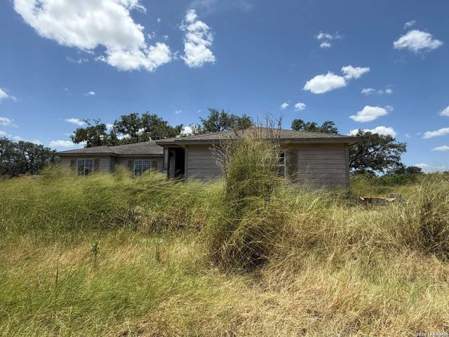 380 County Road 6723, Natalia, TX 78059