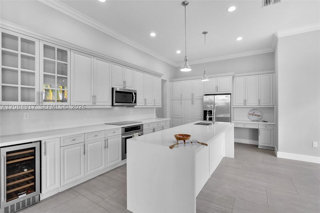 8503 NW 41st St 0, Cooper City, FL 33024