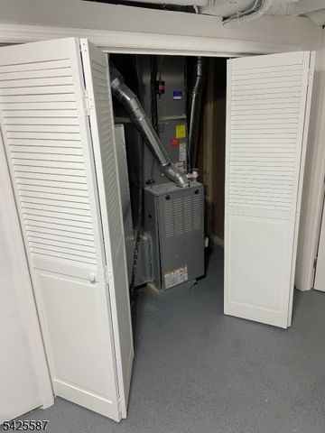 271 Valley Rd, Clark Twp., NJ 07066