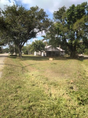 61 PROSPECT AVENUE, Fort Myers, FL 33905