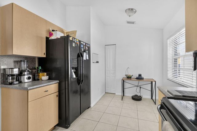 5088 NORTHERN LIGHTS Drive, Greenacres, FL 33463