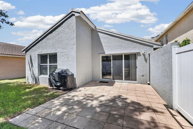 5088 NORTHERN LIGHTS Drive, Greenacres, FL 33463
