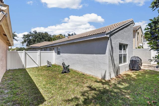 5088 NORTHERN LIGHTS Drive, Greenacres, FL 33463