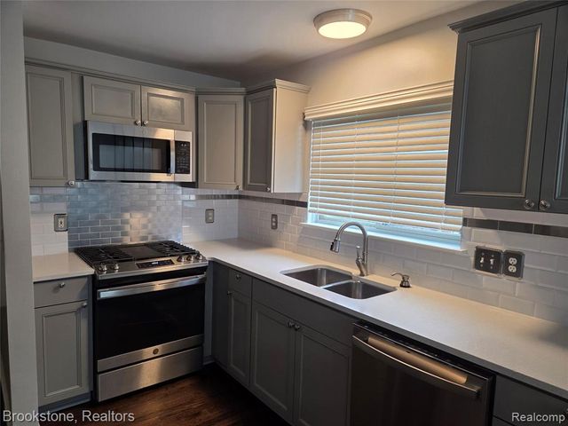 35484 Grant, New Baltimore, MI 48047