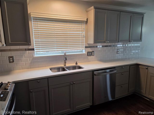 35484 Grant, New Baltimore, MI 48047