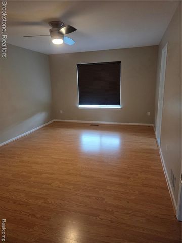 35484 Grant, New Baltimore, MI 48047