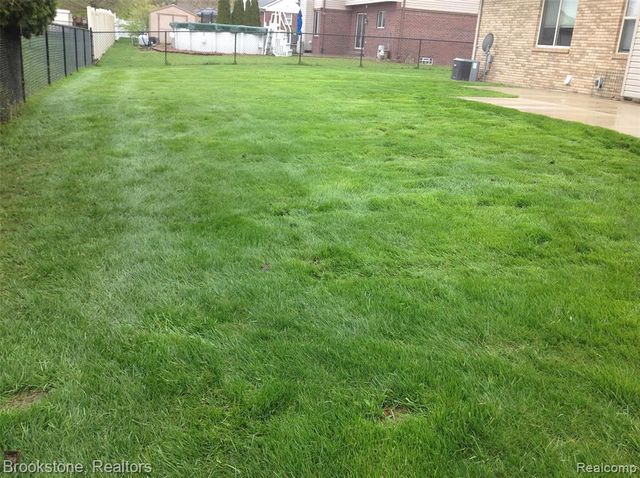 35484 Grant, New Baltimore, MI 48047