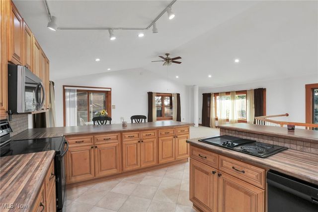 57764 Fairway Drive, Senecaville, OH 43780