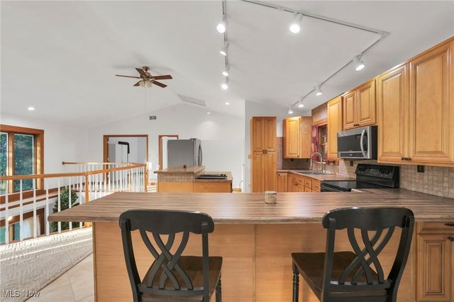 57764 Fairway Drive, Senecaville, OH 43780