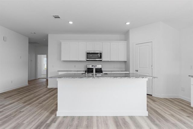 518 Robin Street, Angleton, TX 77515