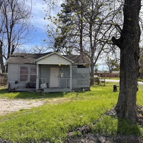 7402 Amarillo Street, Houston, TX 77020