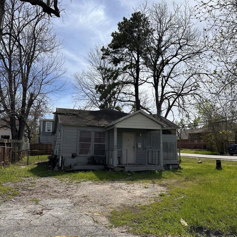 7402 Amarillo Street, Houston, TX 77020