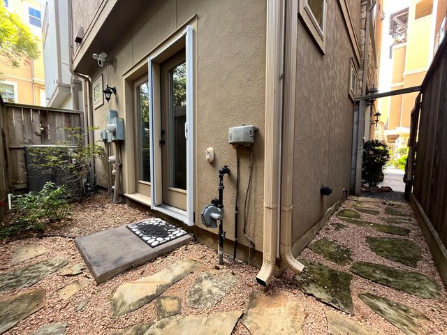 5207 Gibson Street A, Houston, TX 77007