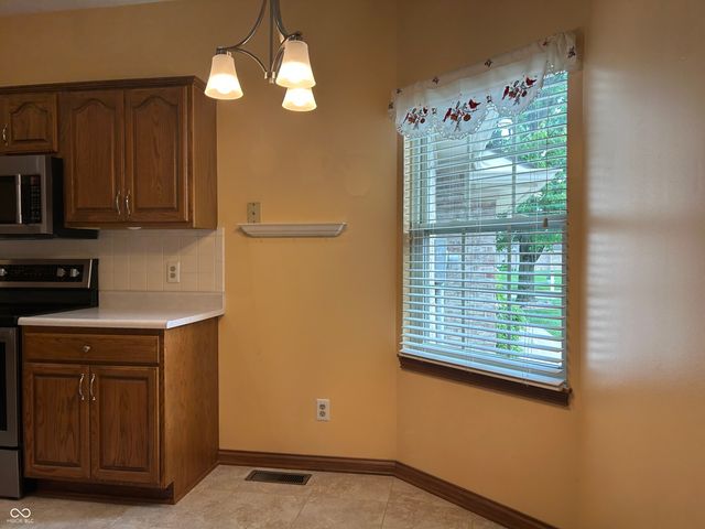 4964 W Cedar Cove Drive, New Palestine, IN 46163