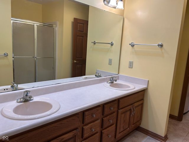 4964 W Cedar Cove Drive, New Palestine, IN 46163