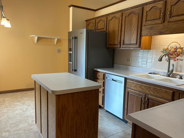 4964 W Cedar Cove Drive, New Palestine, IN 46163