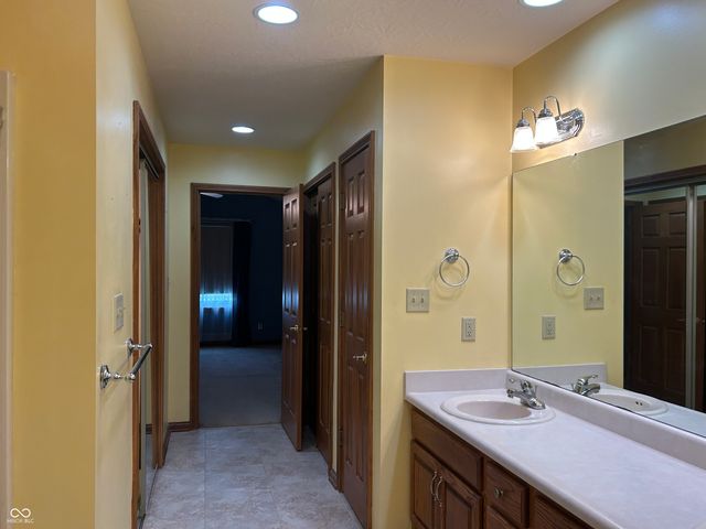 4964 W Cedar Cove Drive, New Palestine, IN 46163