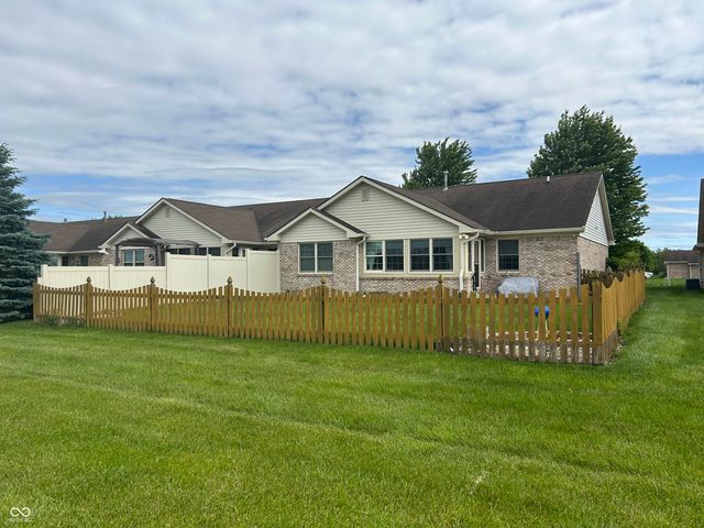 4964 W Cedar Cove Drive, New Palestine, IN 46163