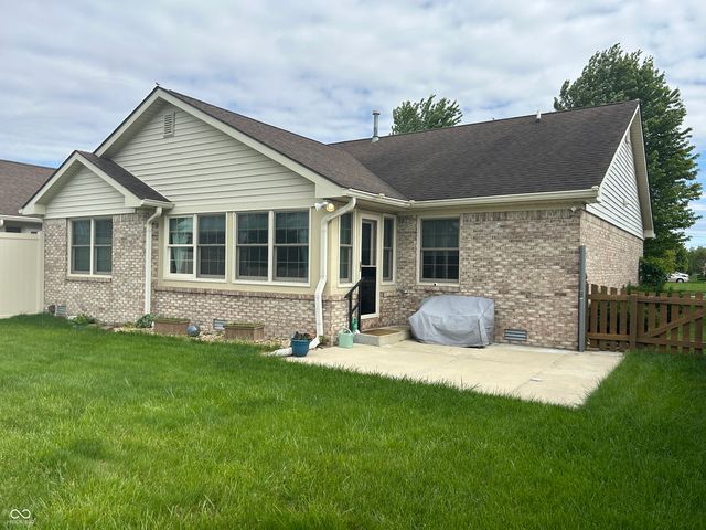 4964 W Cedar Cove Drive, New Palestine, IN 46163