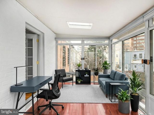 2420 NW I ST NW, Washington, DC 20037