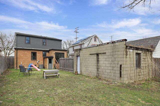 2741 Milwaukee Street, Madison, WI 53704