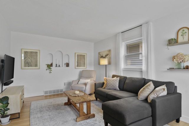 2741 Milwaukee Street, Madison, WI 53704