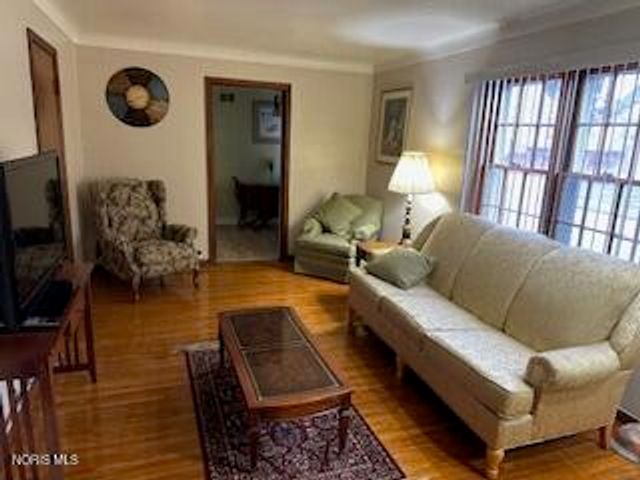 4302 Monroe Street, Toledo, OH 43606