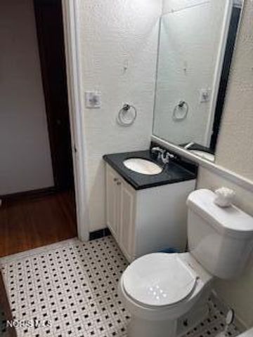 4302 Monroe Street, Toledo, OH 43606