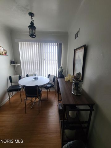 4302 Monroe Street, Toledo, OH 43606