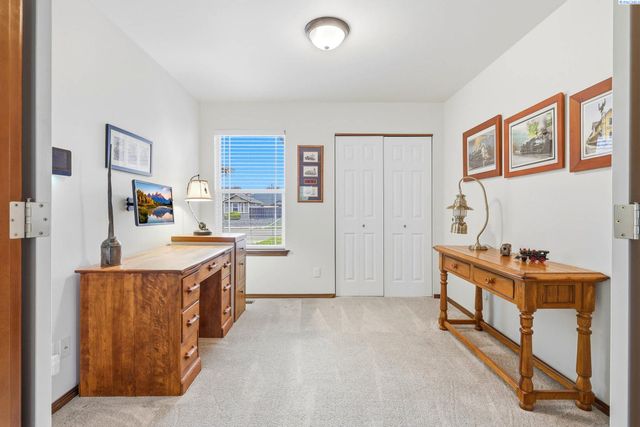 302 S Penn Street, Kennewick, WA 99336