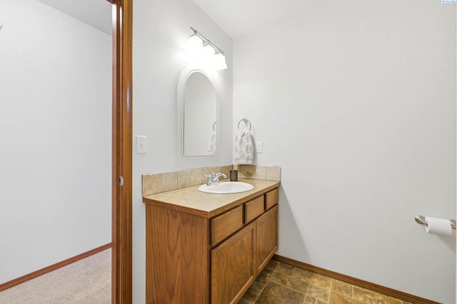 302 S Penn Street, Kennewick, WA 99336