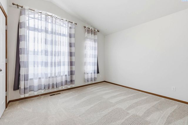 302 S Penn Street, Kennewick, WA 99336