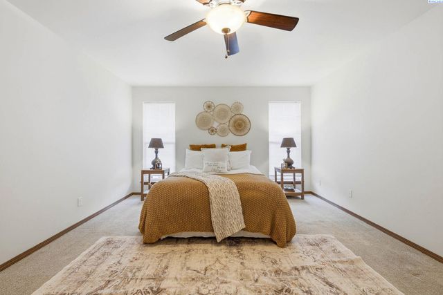 302 S Penn Street, Kennewick, WA 99336