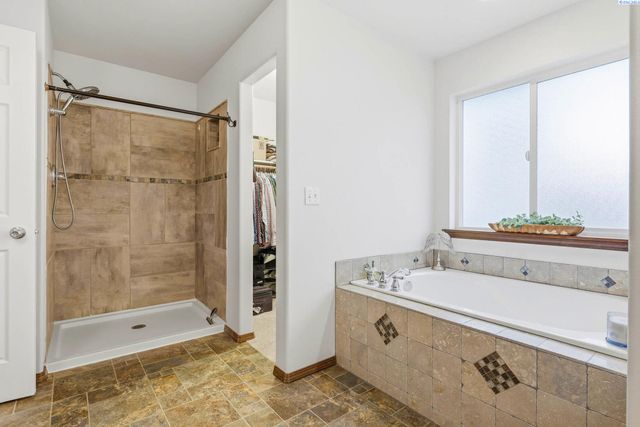 302 S Penn Street, Kennewick, WA 99336