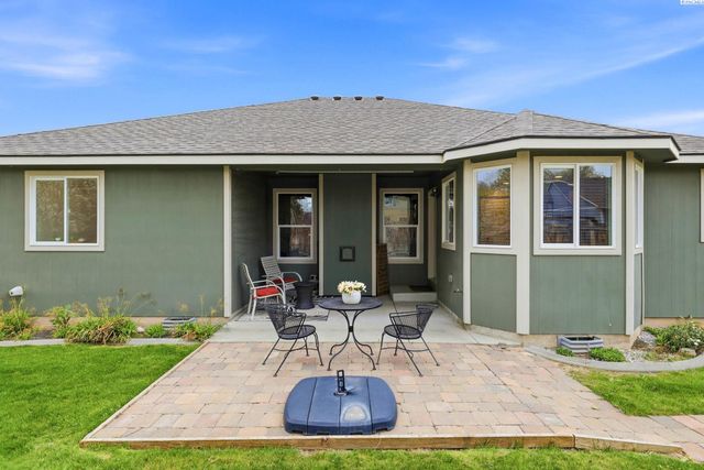 302 S Penn Street, Kennewick, WA 99336