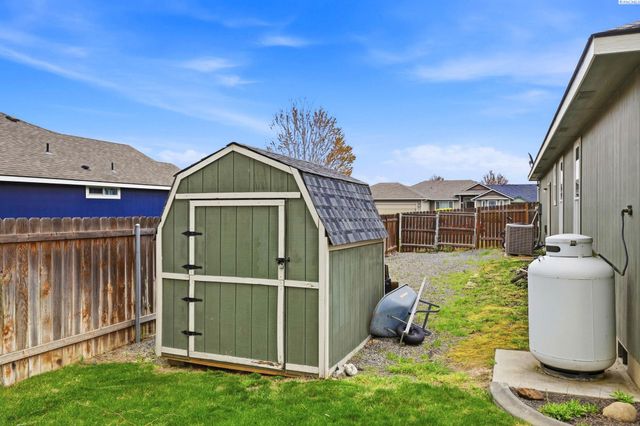 302 S Penn Street, Kennewick, WA 99336