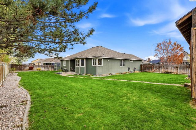302 S Penn Street, Kennewick, WA 99336