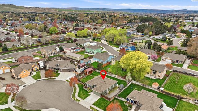 302 S Penn Street, Kennewick, WA 99336