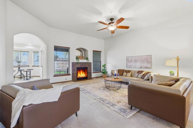 302 S Penn Street, Kennewick, WA 99336